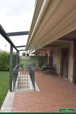 Pergola in alluminio con telo in PVC motorizzato